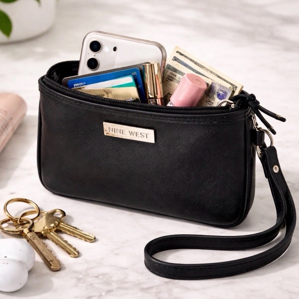 Nine West Black Wristlet Wallet Zip Pouch Saffiano Faux Leather Strap